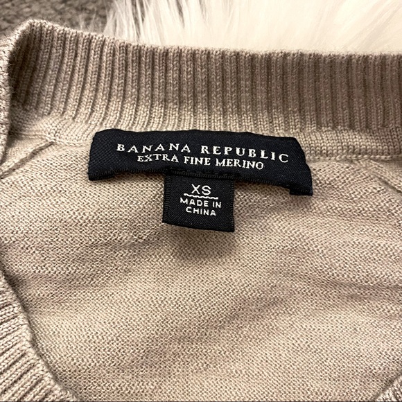 Grey ruffle yoke cardigan - Picture 3 of 4